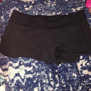 MINT CONDITION black lululemon shorts size 6